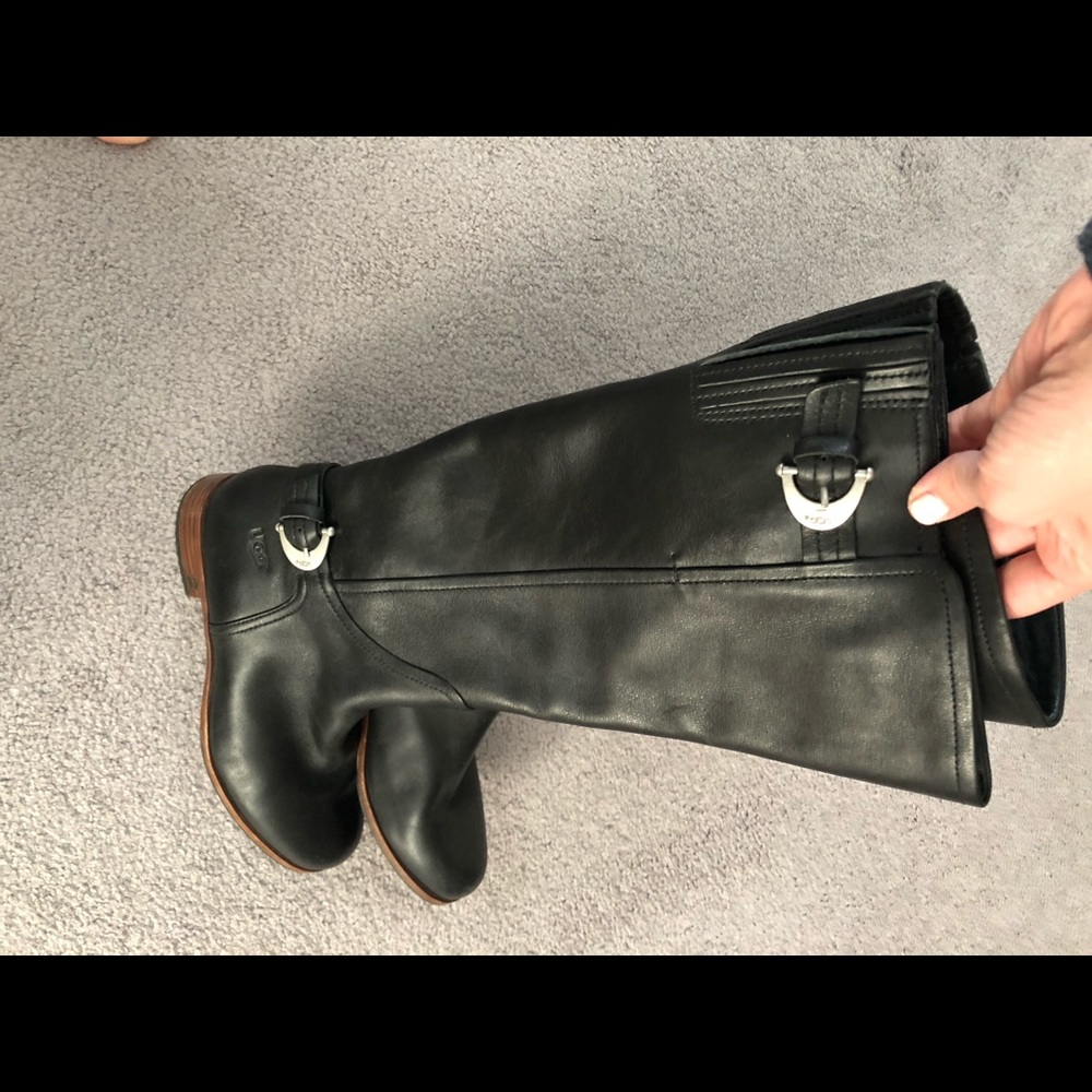 Women’s black leather UGG boots - Picture 2 of 2